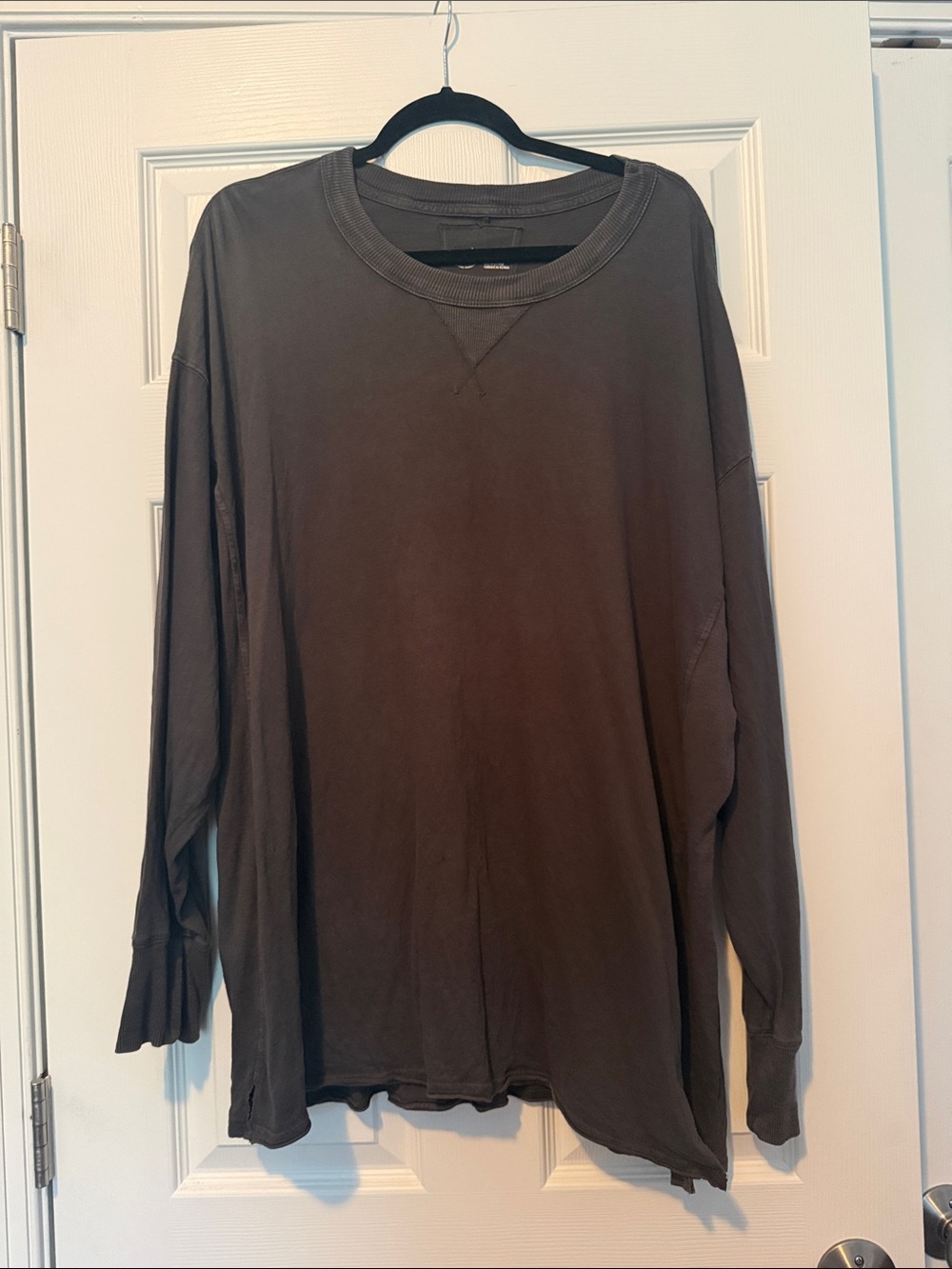 Aerie Cozy Long Sleeve Oversized
Boyfriend T-Shirt - Smoked Gray